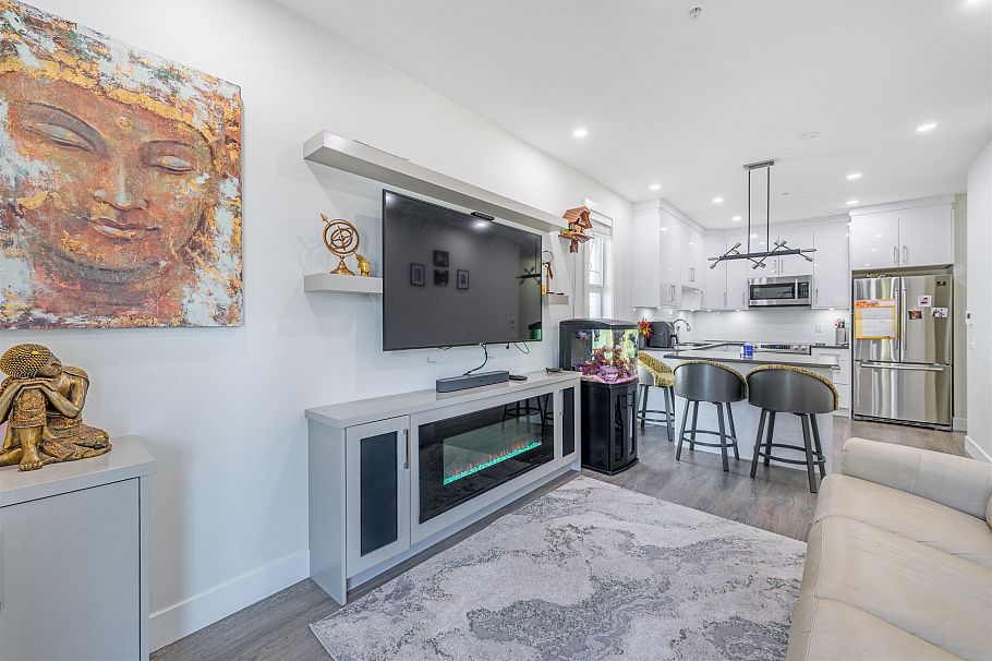 5069 Earles Street Vancouver, BC - 2