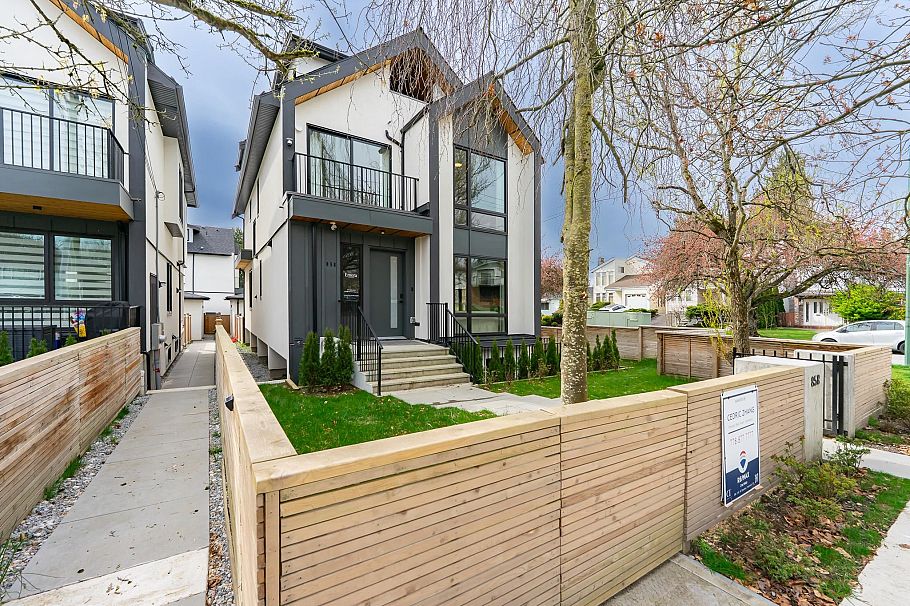 858 W 64th Avenue Vancouver, BC - 39