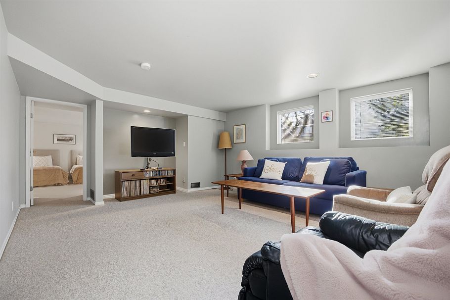 2865 W 30th Avenue Vancouver, BC - 22