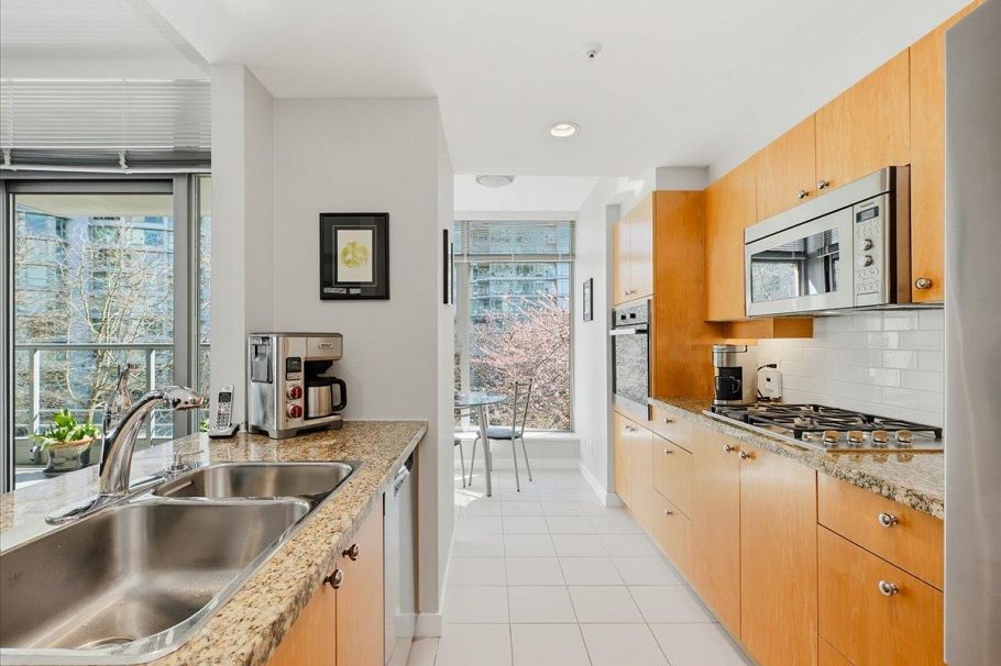 202 1790 Bayshore Drive Vancouver, BC - 10