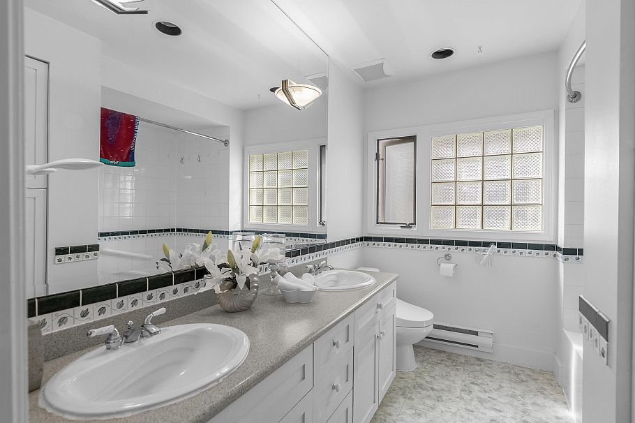 4405 W 9th Avenue Vancouver, BC - 10