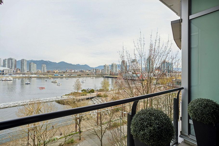 501 138 Athletes Way Vancouver, BC - 27