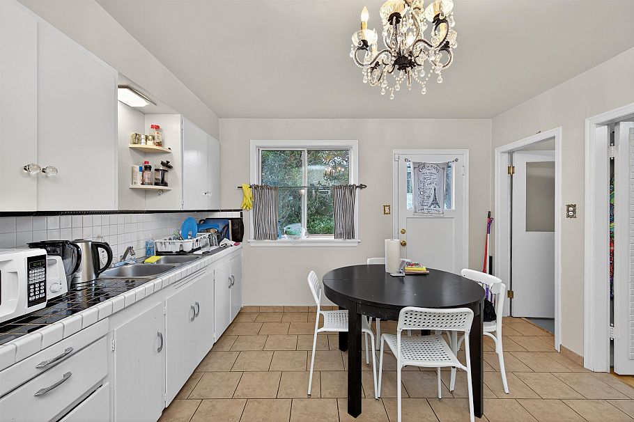 5765 Quebec Street Vancouver, BC - 6