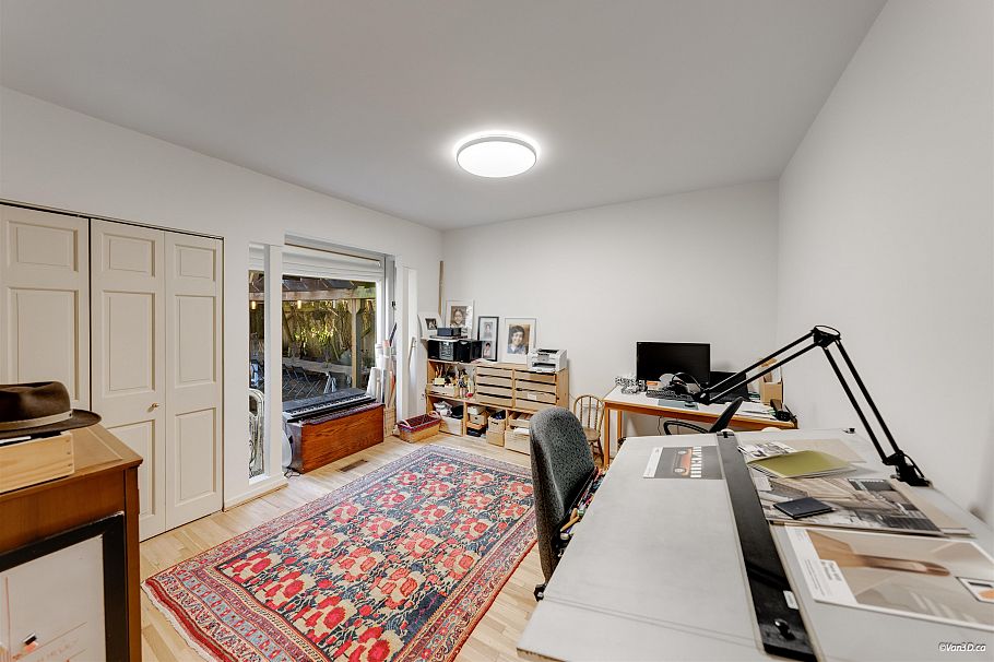 670 Montroyal Boulevard North Vancouver, BC - 39