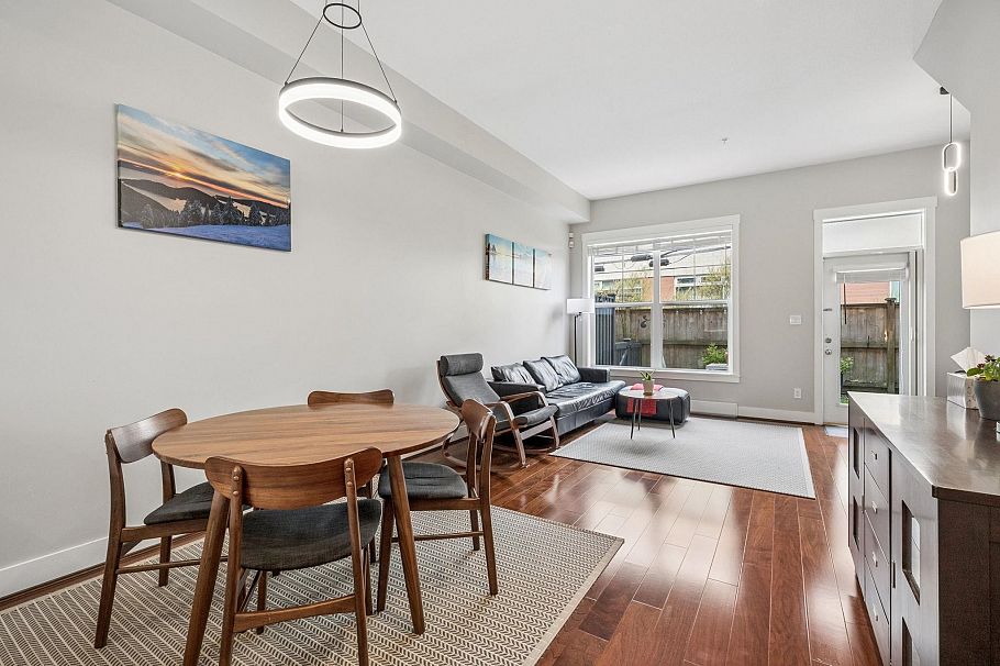 755 W 42 Avenue Vancouver, BC - 4