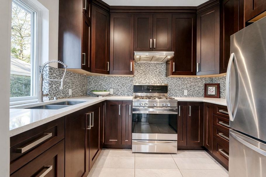 839 W 20th Street North Vancouver, BC - 12