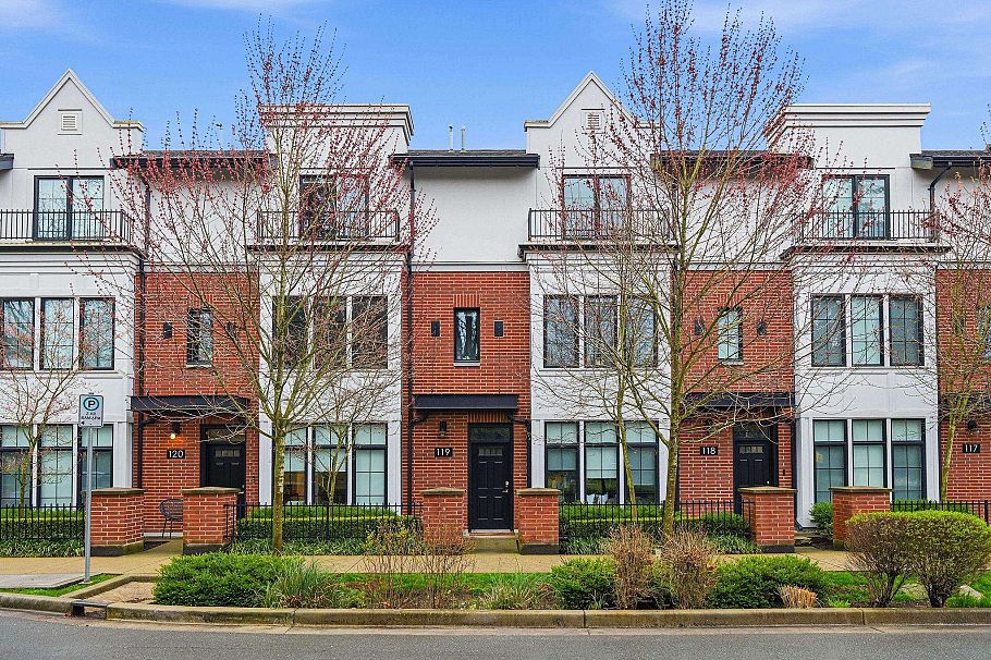 119 2070 Curling Road North Vancouver, BC - 3