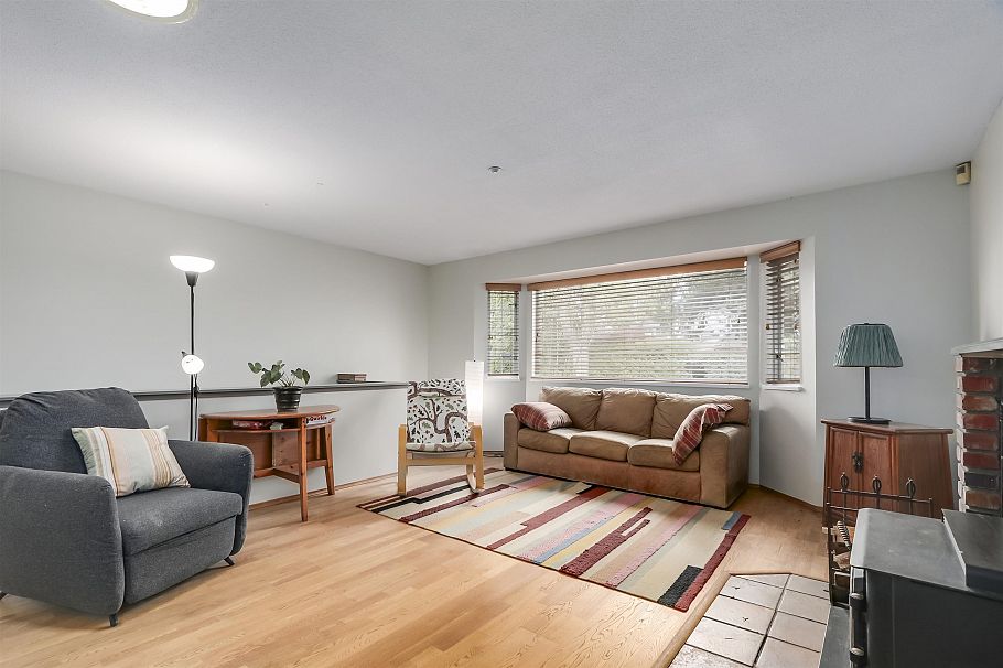 229 W 22nd Street North Vancouver, BC - 4