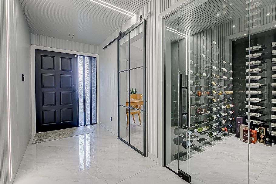 2836 Violet Street North Vancouver, BC - 35