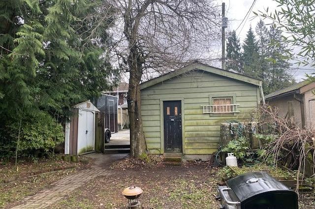 2520 E 24 Avenue Vancouver, BC - 20