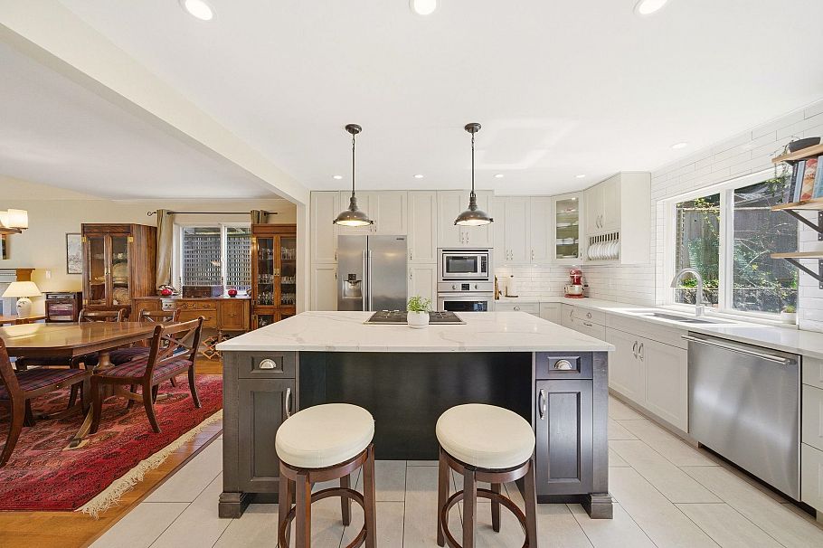 4575 Cliffmont Road North Vancouver, BC - 5