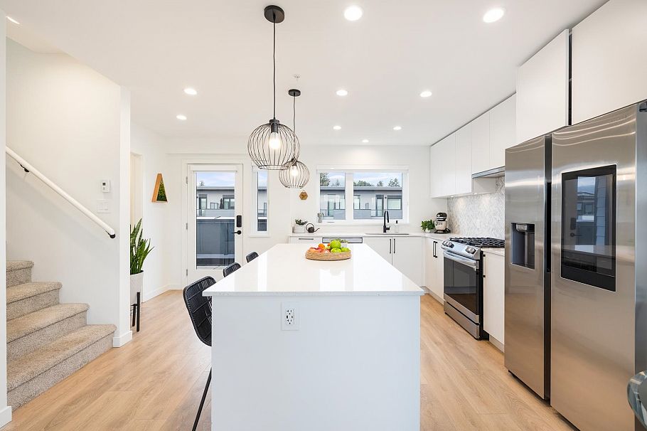 444 545 E 2nd Street North Vancouver, BC - 5