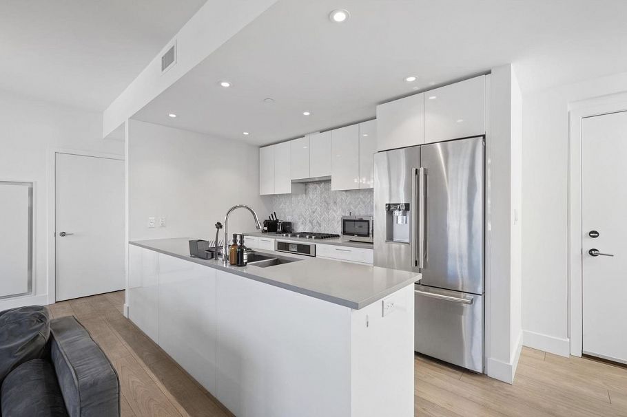 409 3581 E Kent Avenue North Vancouver, BC - 9