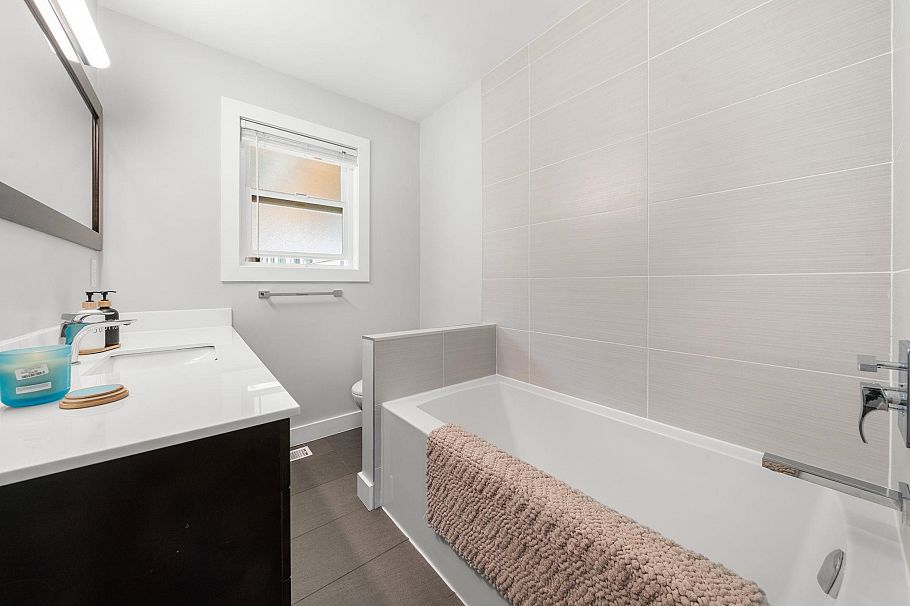 4515 Meadowbank Close North Vancouver, BC - 28