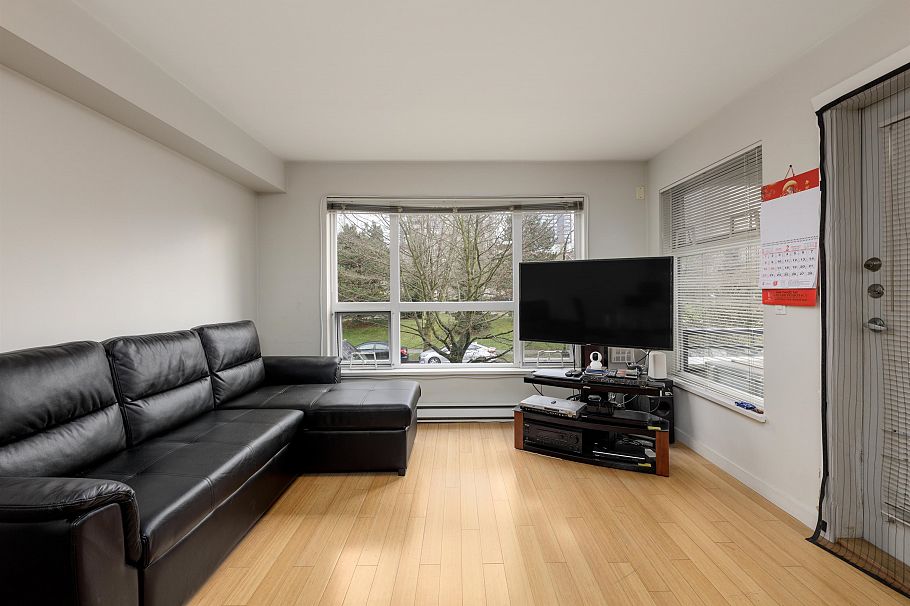 214 3575 Euclid Avenue Vancouver, BC - 3