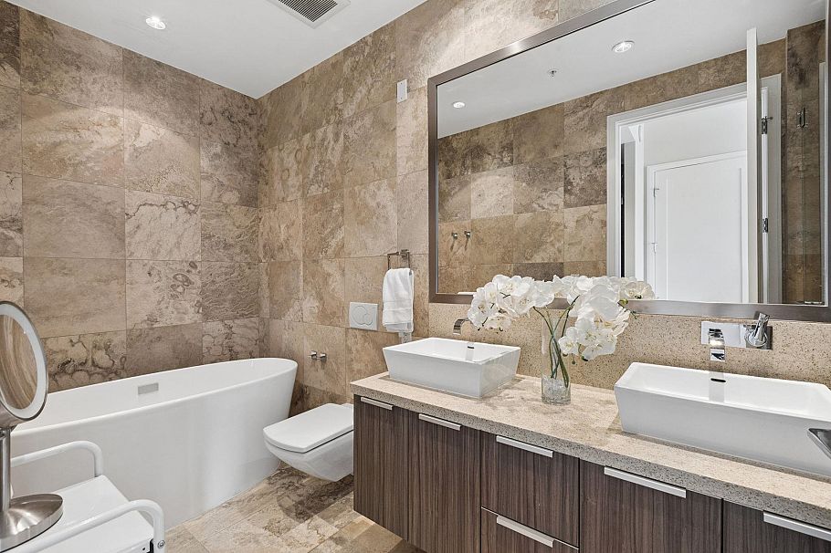 603 181 Athletes Way Vancouver, BC - 13