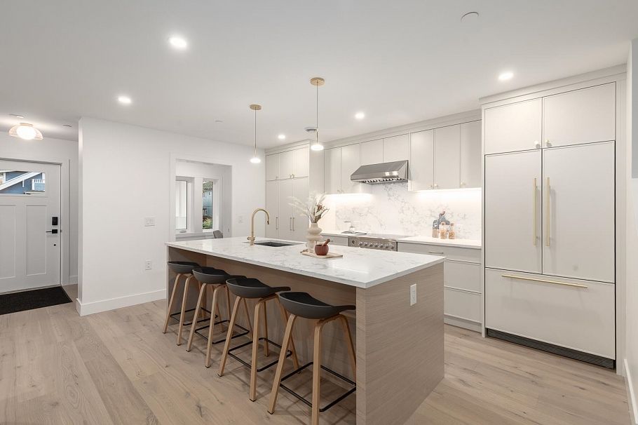 458 E 17th Avenue Vancouver, BC - 4