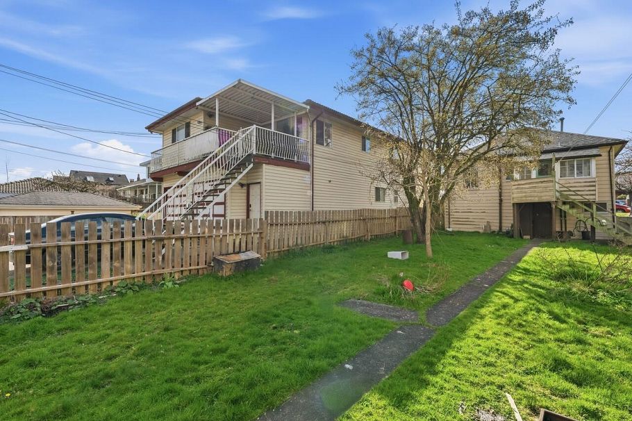 2437 E 22nd Avenue Vancouver, BC - 20