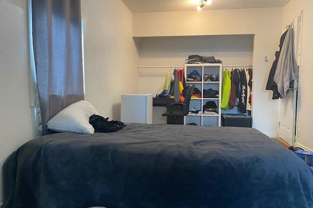 2520 E 24 Avenue Vancouver, BC - 12