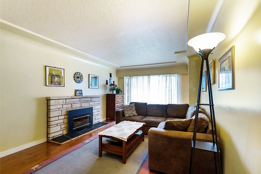 3713 Kincaid Street Burnaby, BC - 3