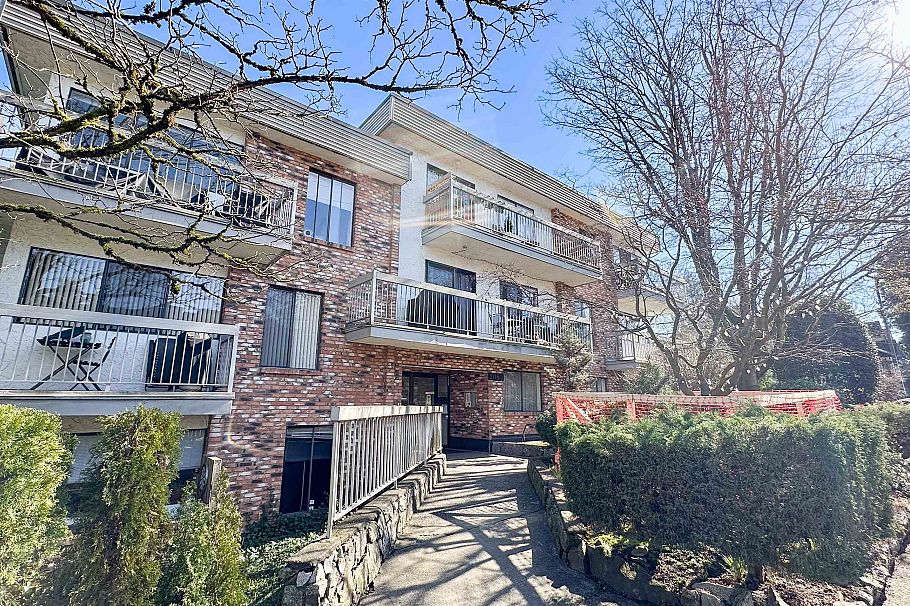 202 2080 Maple Street Vancouver, BC - 3