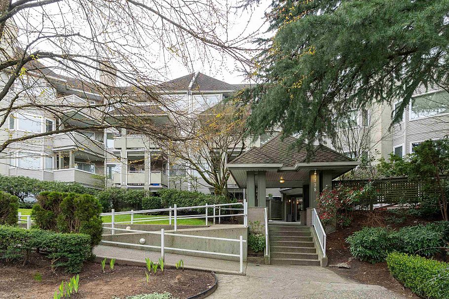 403 3738 Norfolk Street Burnaby, BC - 1