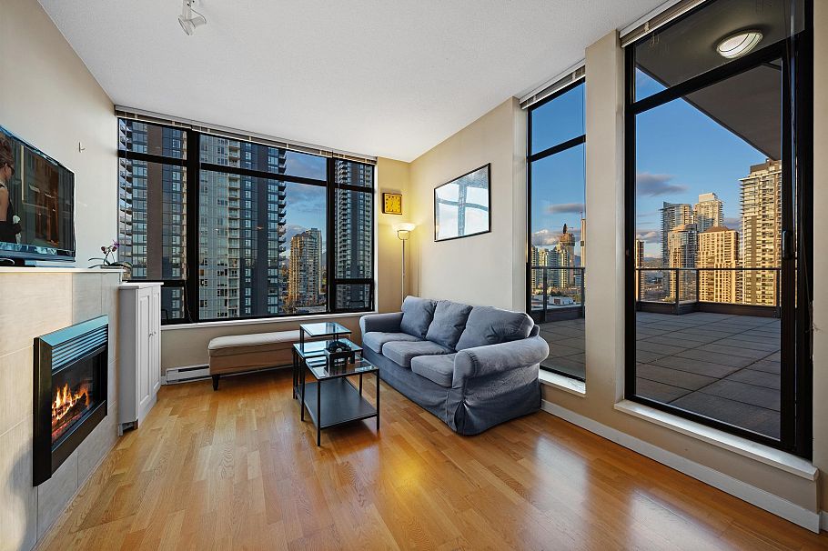 2102 4118 Dawson Street Burnaby, BC - 3