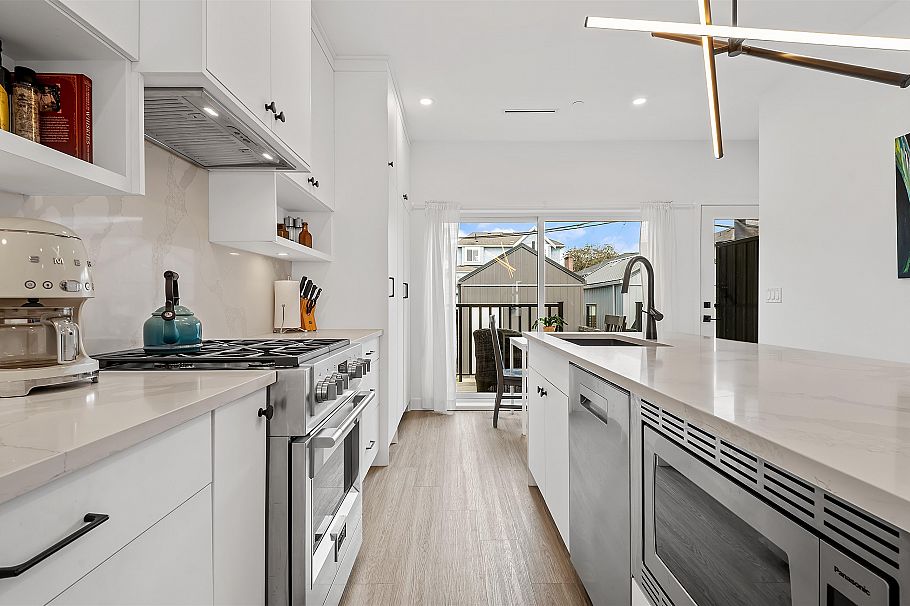 225 E 57th Avenue Vancouver, BC - 13