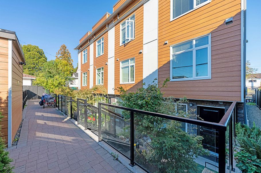 5069 Earles Street Vancouver, BC - 12