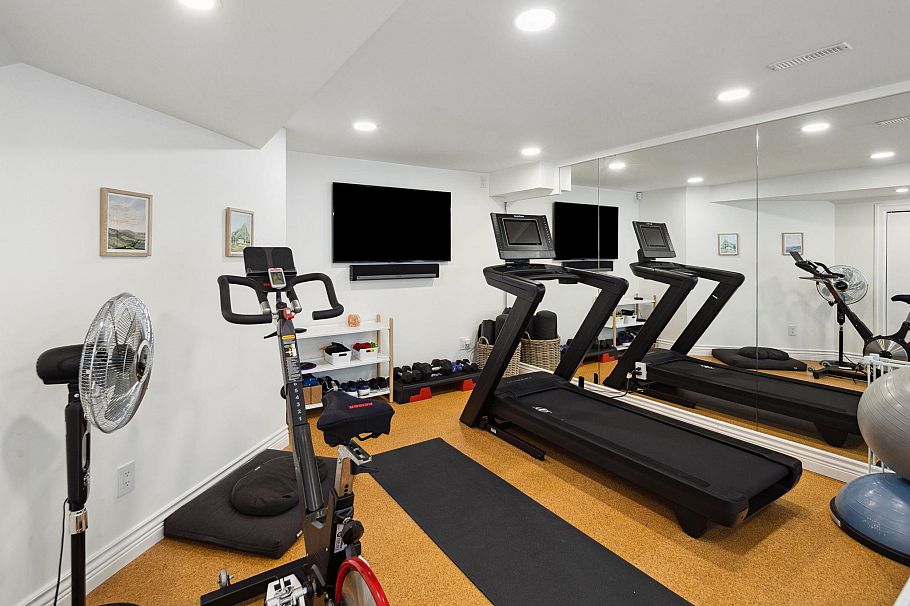 1749 W 38th Avenue Vancouver, BC - 21