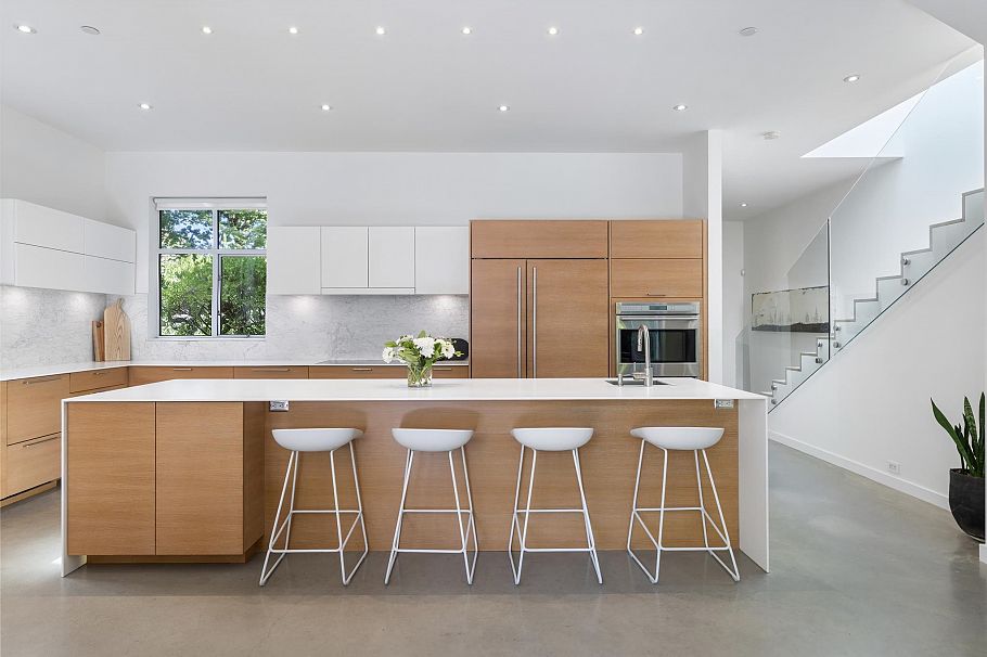 3156 W 13th Avenue Vancouver, BC - 2