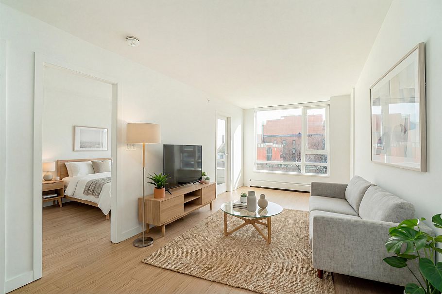 716 188 Keefer Street Vancouver, BC - 1