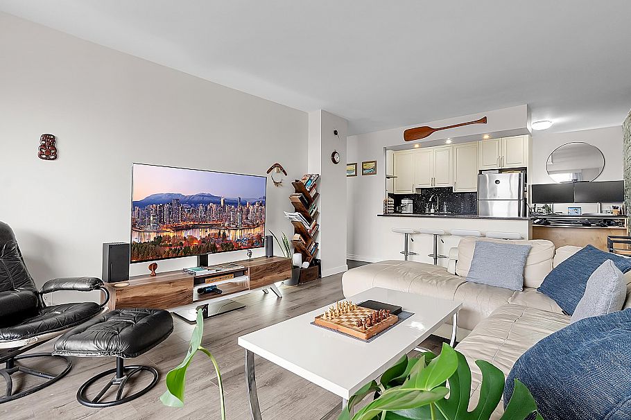 1808 2016 Fullerton Avenue North Vancouver, BC - 3