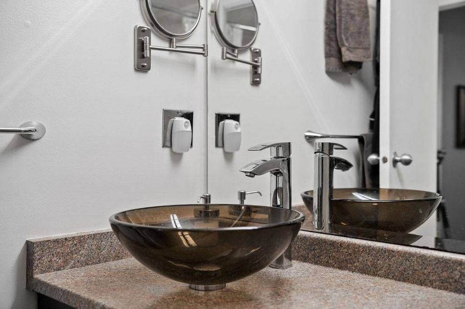 205 1050 Broughton Street Vancouver, BC - 18