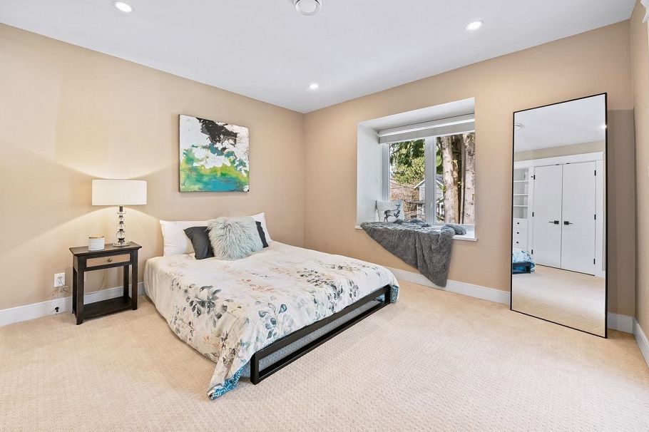 839 W 20th Street North Vancouver, BC - 27