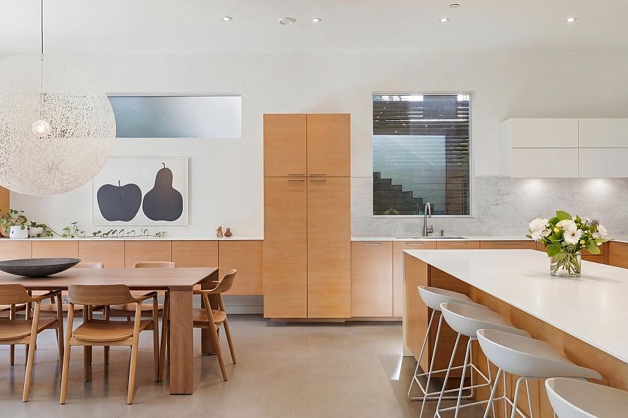 3156 W 13th Avenue Vancouver, BC - 3