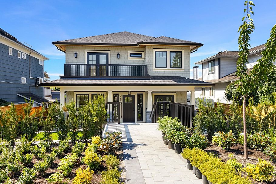 261 W 6th Street North Vancouver, BC - 1