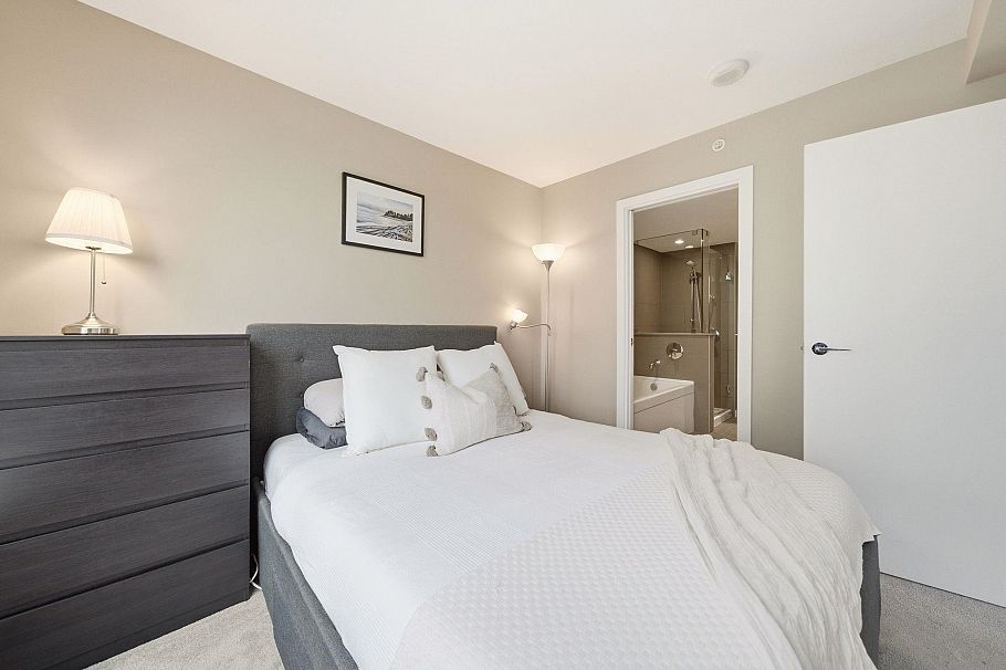 705 135 E 17th Street North Vancouver, BC - 17