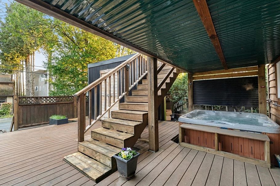 261 E 4th Street North Vancouver, BC - 34