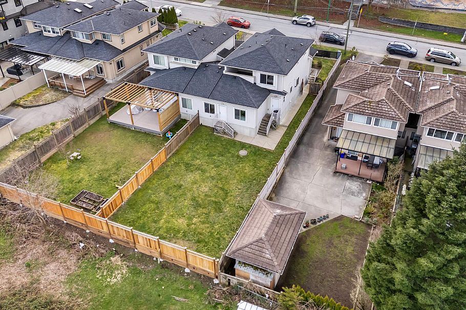 4986 Inman Avenue Burnaby, BC - 24