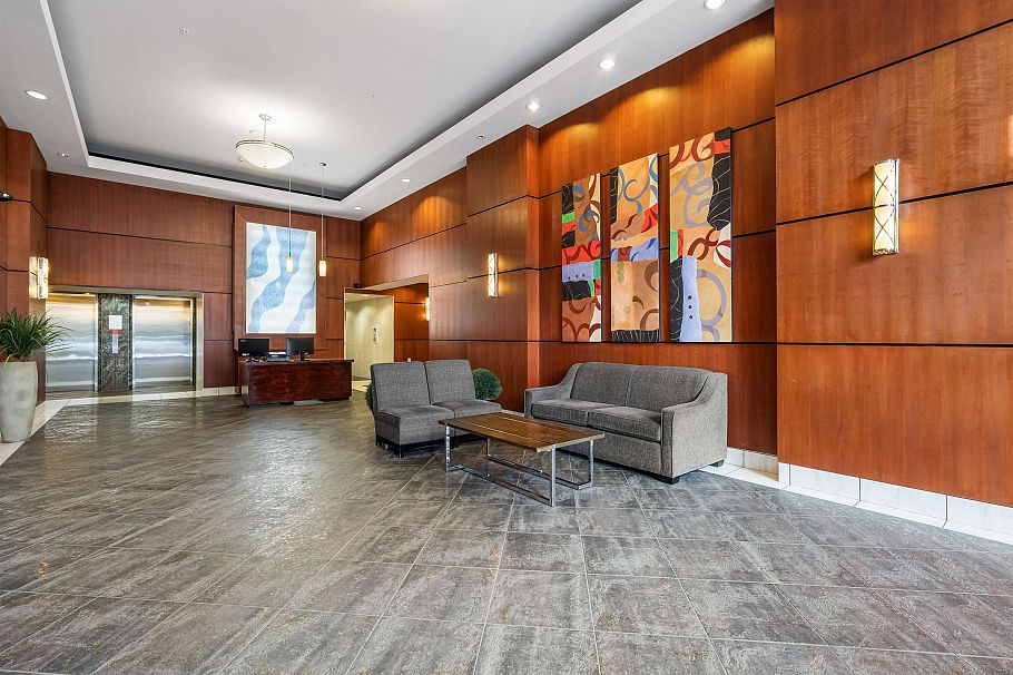 1404 188 E Esplanade North Vancouver, BC - 27