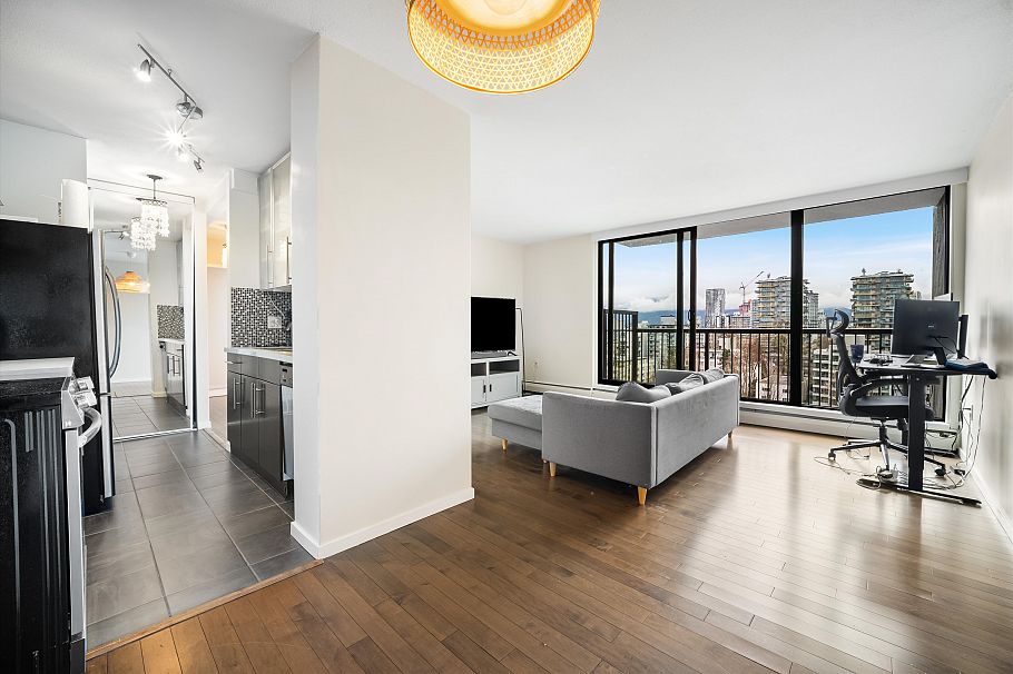 1702 1330 Harwood Street Vancouver, BC - 3