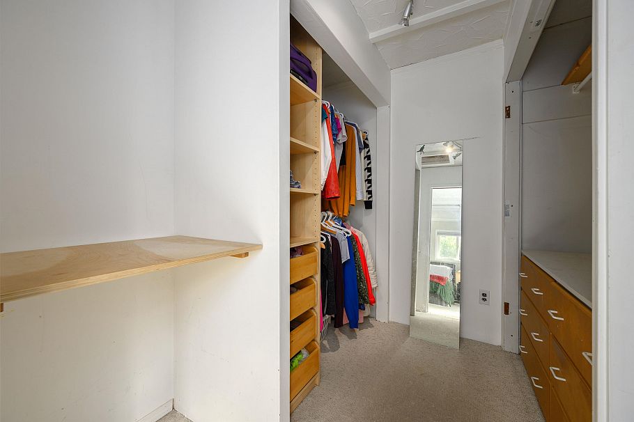 1355 Frederick Road North Vancouver, BC - 24