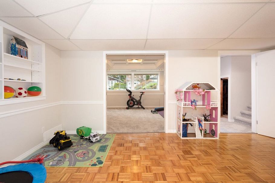 1716 Cascade Court North Vancouver, BC - 27