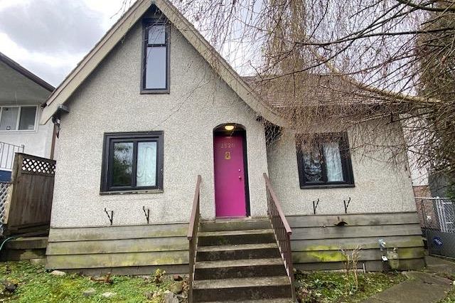 2520 E 24 Avenue Vancouver, BC - 1
