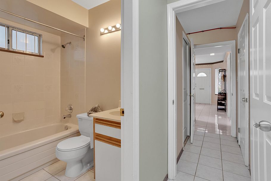 3240 Clive Avenue Vancouver, BC - 31