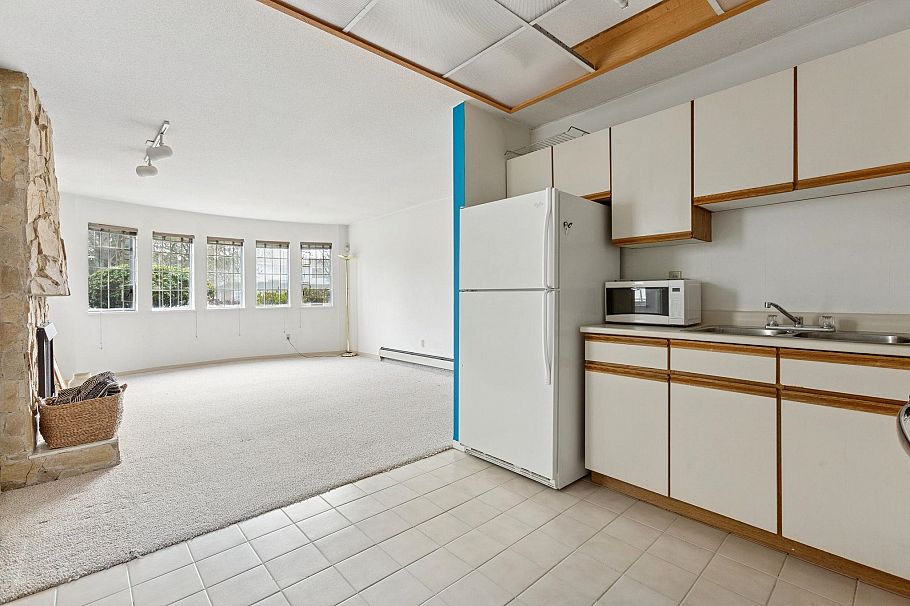 729 W 62nd Avenue Vancouver, BC - 21