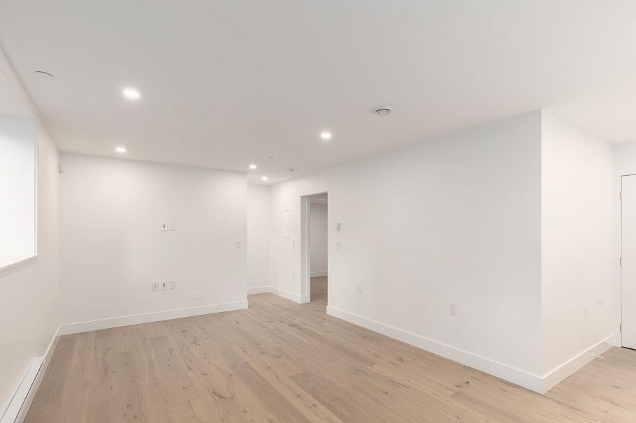 460 E 17th Avenue Vancouver, BC - 4