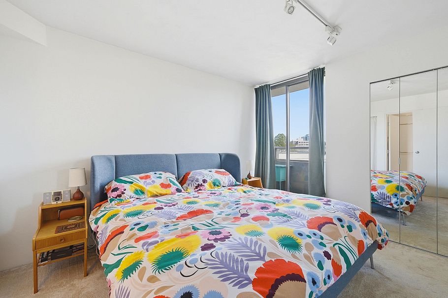 533 666 Leg In Boot Square Vancouver, BC - 24