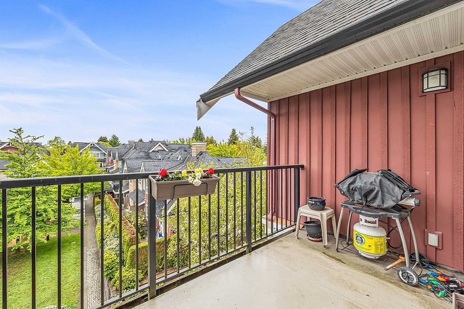 403 7088 Mont Royal Square Vancouver, BC - 18